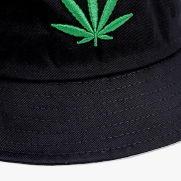 BLACK BUCKET HAT WITH EMBROIDERED WEED LEAF O/S **NWT** - Picture 5 of 6